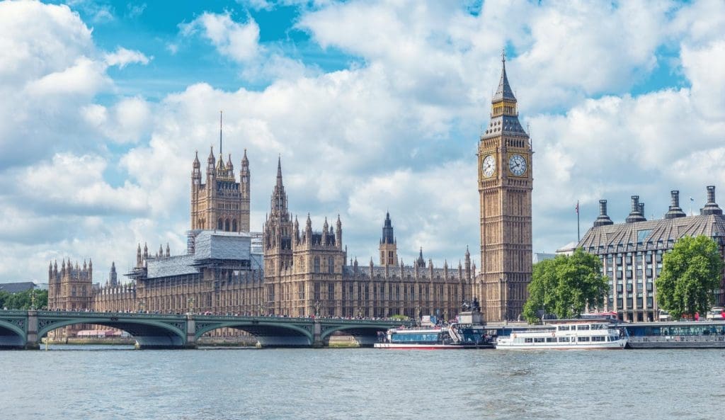 UK’s Wealthy Consider Alternative Citizenship Amid Policy Changes: WCR